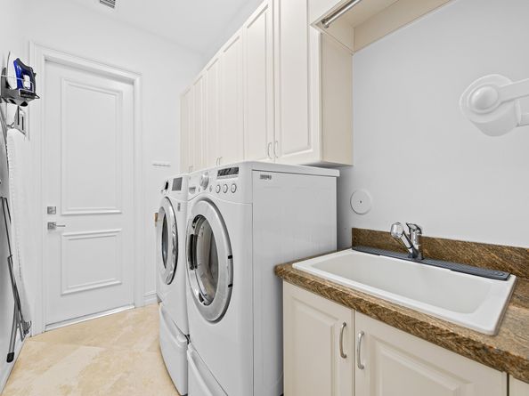 731 Coconut Palm Ter, Plantation FL 33324