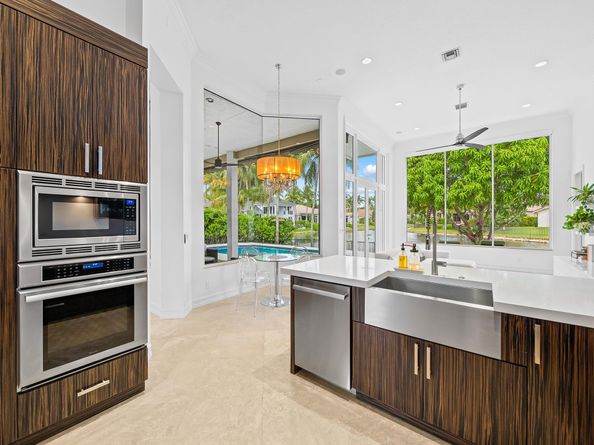 731 Coconut Palm Ter, Plantation FL 33324