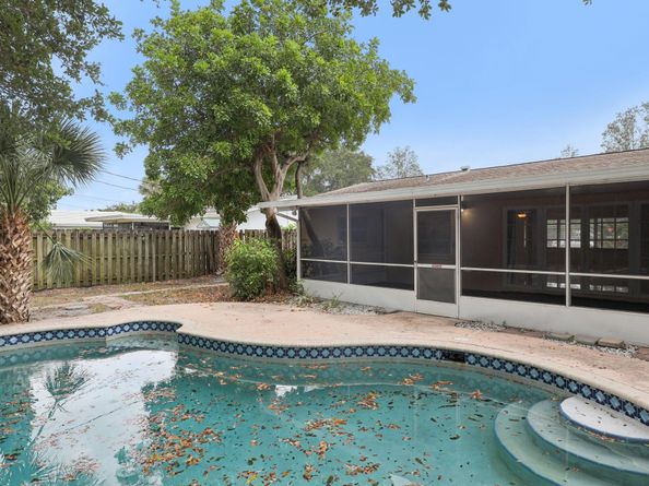 58 SW 12th Ave, Boca Raton FL 33486