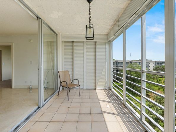 535 Oaks Dr 508, Pompano Beach FL 33069