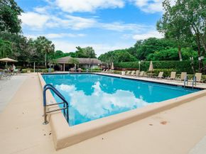 535 Oaks Dr 508, Pompano Beach FL 33069