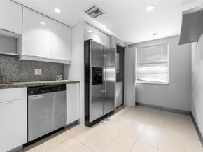 535 Oaks Dr 508, Pompano Beach FL 33069