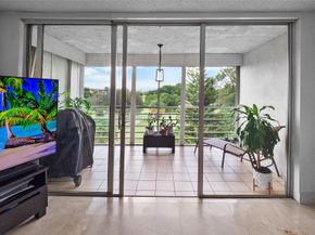 535 Oaks Dr 508, Pompano Beach FL 33069