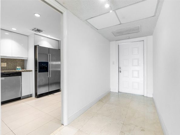 535 Oaks Dr 508, Pompano Beach FL 33069