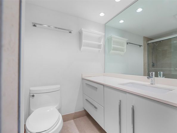 535 Oaks Dr 508, Pompano Beach FL 33069