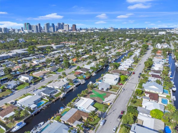 1205 Avocado Isle, Fort Lauderdale FL 33315
