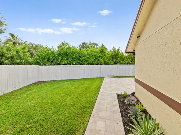 1672 Hawthorne Place, Wellington FL 33414