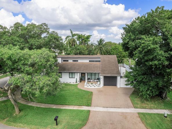 400 NW 98th Avenue, Pembroke Pines FL 33024