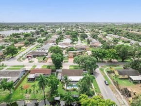 400 NW 98th Avenue, Pembroke Pines FL 33024