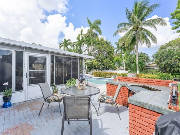 400 NW 98th Avenue, Pembroke Pines FL 33024