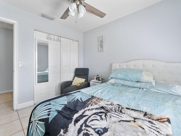 400 NW 98th Avenue, Pembroke Pines FL 33024