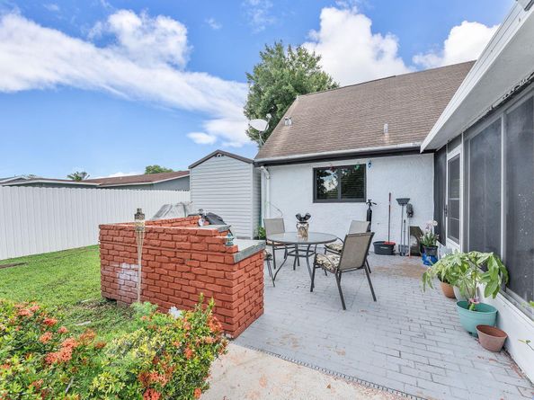 400 NW 98th Avenue, Pembroke Pines FL 33024