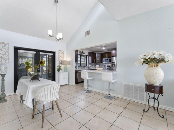 400 NW 98th Avenue, Pembroke Pines FL 33024