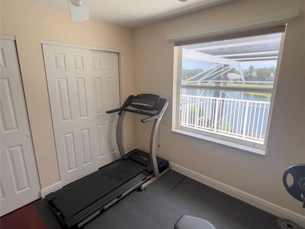 1423 SW 158th Ave, Pembroke Pines FL 33027