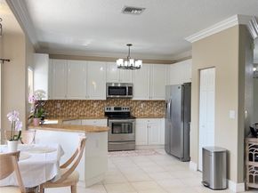 1423 SW 158th Ave, Pembroke Pines FL 33027