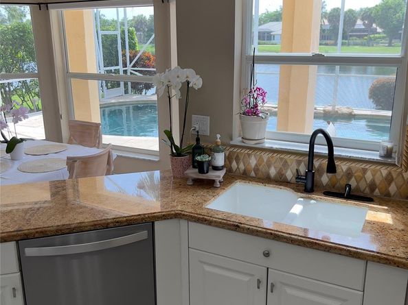 1423 SW 158th Ave, Pembroke Pines FL 33027