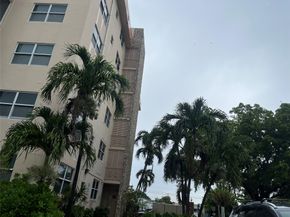 1830 Dixieanna St 303, Hollywood FL 33020