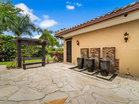 7544 NW 47th Dr, Coral Springs FL 33067