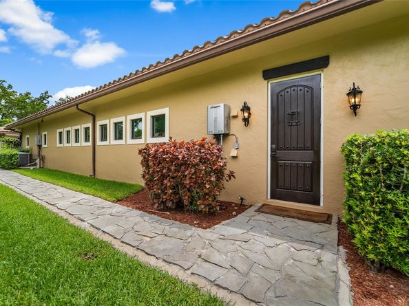 7544 NW 47th Dr, Coral Springs FL 33067
