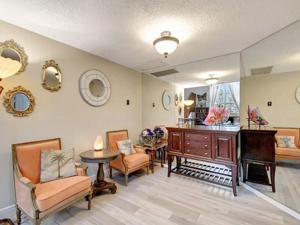2811 Montevideo Ave, Hollywood FL 33026