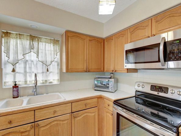 2811 Montevideo Ave, Hollywood FL 33026