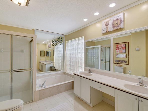 2811 Montevideo Ave, Hollywood FL 33026