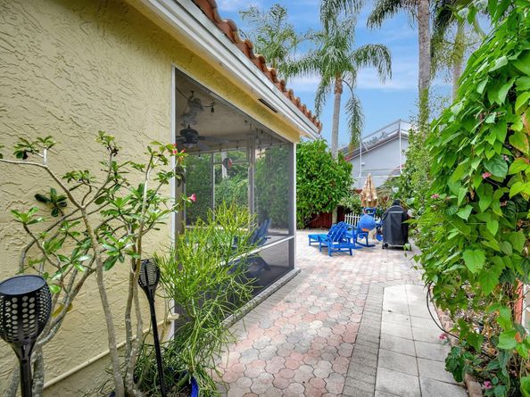 2811 Montevideo Ave, Hollywood FL 33026