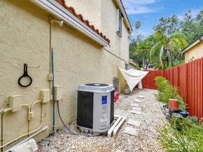 2811 Montevideo Ave, Hollywood FL 33026