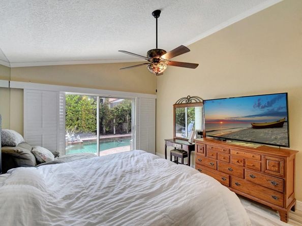 2811 Montevideo Ave, Hollywood FL 33026