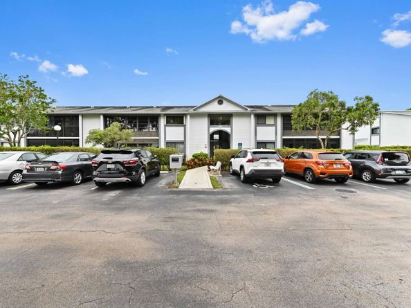 15445 Lakes Of Delray Boulevard 105, Delray Beach FL 33484