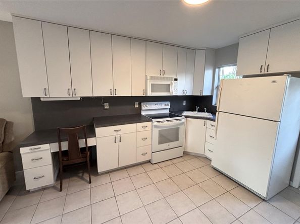 2050 NE 53rd St, Fort Lauderdale FL 33308