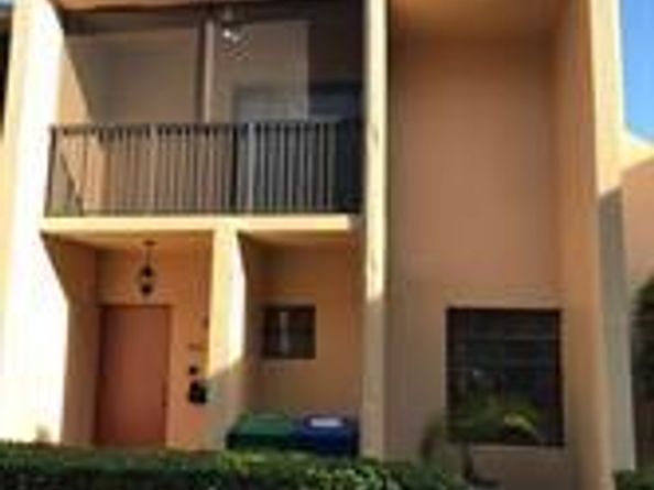 9101 NW 38th Dr, Coral Springs FL 33065