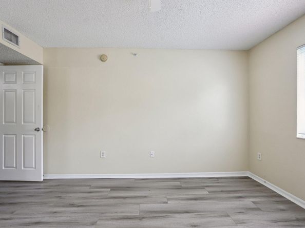 5051 Wiles Rd 201, Coconut Creek FL 33073
