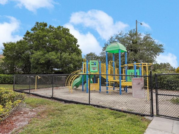 5051 Wiles Rd 201, Coconut Creek FL 33073