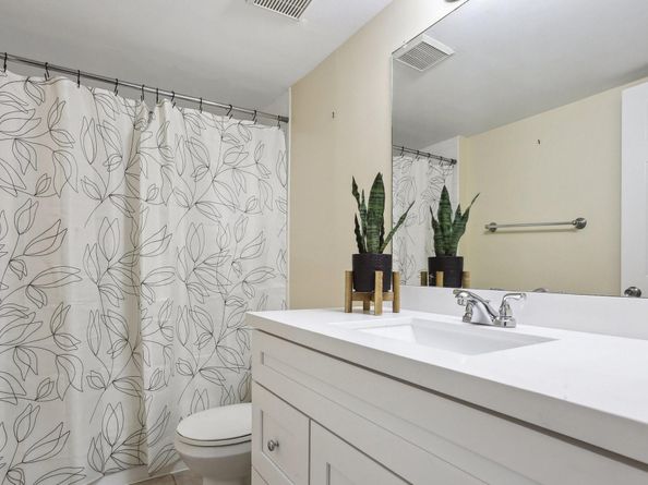 5051 Wiles Rd 201, Coconut Creek FL 33073