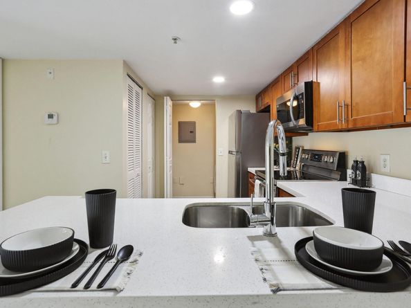 5051 Wiles Rd 201, Coconut Creek FL 33073