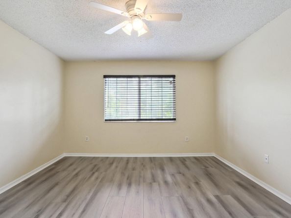 5051 Wiles Rd 201, Coconut Creek FL 33073