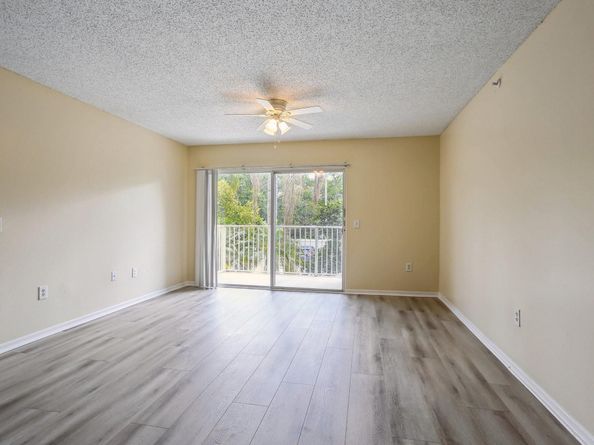 5051 Wiles Rd 201, Coconut Creek FL 33073