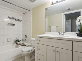 5051 Wiles Rd 201, Coconut Creek FL 33073
