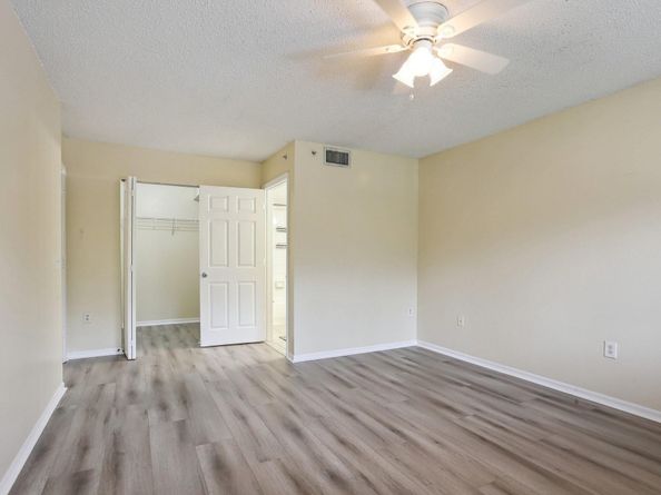 5051 Wiles Rd 201, Coconut Creek FL 33073