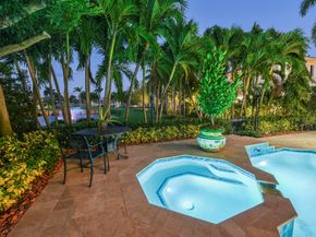 147 Thatch Palm Cove, Boca Raton FL 33432