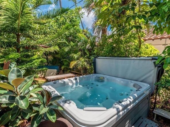300 S Riverside Dr, Pompano Beach FL 33062