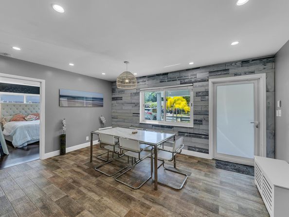 341 NE 49th Street, Oakland Park FL 33334