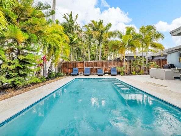 341 NE 49th Street, Oakland Park FL 33334
