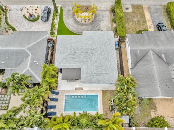 341 NE 49th Street, Oakland Park FL 33334