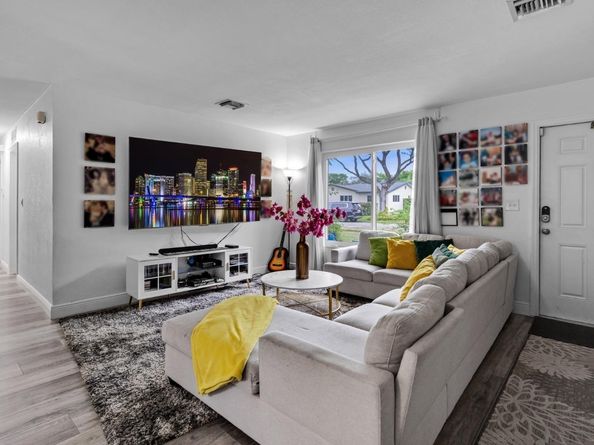 315 S 57th Ave, Hollywood FL 33023