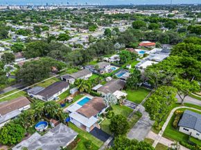 315 S 57th Ave, Hollywood FL 33023