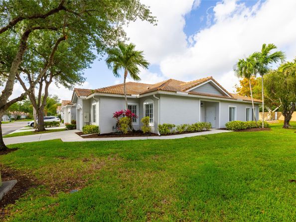1245 SW 48th Ter, Deerfield Beach FL 33442