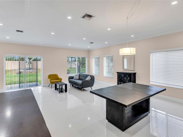 1245 SW 48th Ter, Deerfield Beach FL 33442