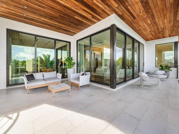 4460 NE 31st Avenue, Lighthouse Point FL 33064